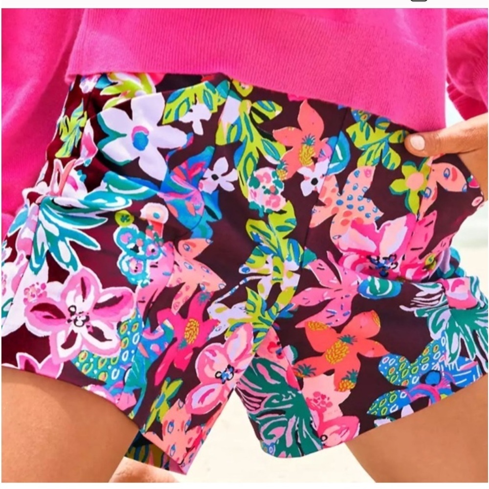 Lilly Pulitzer Arabeth Stretch Short NWT
Cherry Ganache Bohemian Garden Size 12